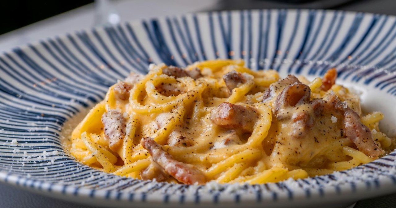 Carbonara powinna być kremowa i pełna smaku /Nano Erdozain /Canva Pro