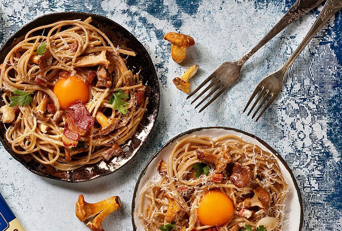 Carbonara z grzybami /123RF/PICSEL