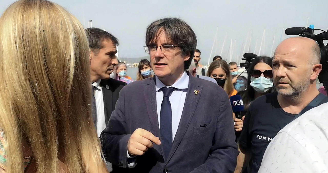 Carles Puigdemont na wolności, lecz z zakazem opuszczania Sardynii