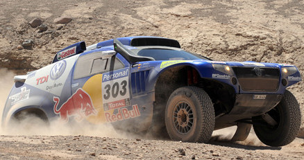 Carlos Sainz (Volkswagen Race Touareg) na V etapie Rajdu Dakar /AFP