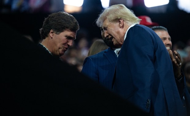 Carlson wyparł się Trumpa. "Przepraszam, będzie mnie to dręczyć"