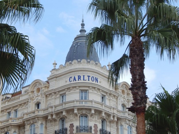 Carlton Hotel /DPA/Johanna Hoelzl   /PAP