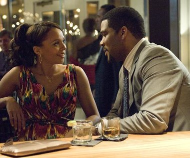 Carmen Ejogo i Tyler Perry w scenie z filmu "Alex Cross"