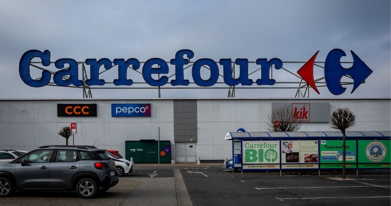 Carrefour dołacza do programu PAYBACK! /adobestock /INTERIA.PL