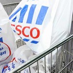 Carrefour i Tesco kurczą się