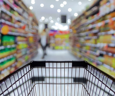 Carrefour Polska zapowiada zwolnienia grupowe. Pracę straci około 400 osób