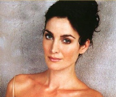 Carrie-Anne Moss i seryjny zabójca
