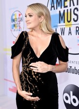 Carrie Underwood chwali się ciążowym brzuchem na American Music Awards 2018
