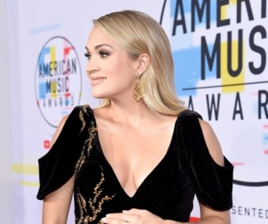 Carrie Underwood chwali się ciążowym brzuchem na American Music Awards 2018