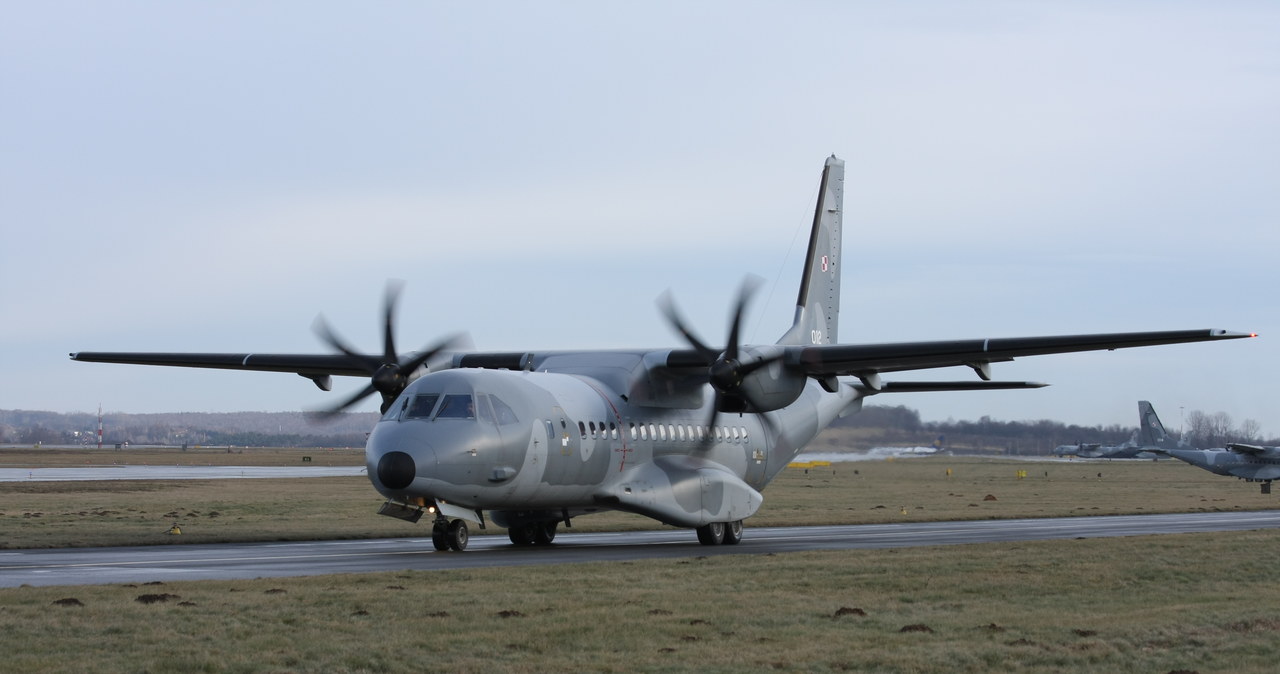 Casa C-295M na lotnisku w Balicach pod Krakowem /Adam Nietresta /INTERIA.PL