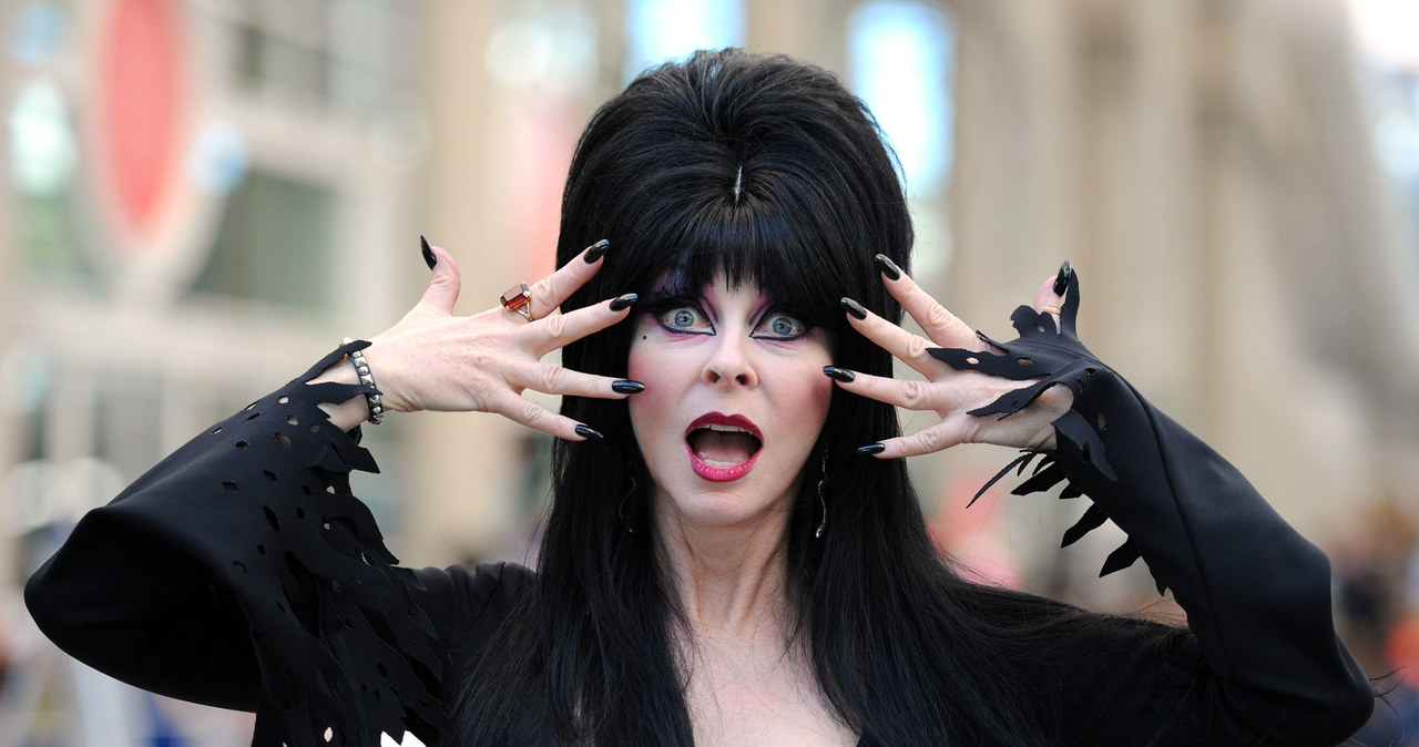 Cassandra Peterson jako Elvira /Frazer Harrison /Getty Images