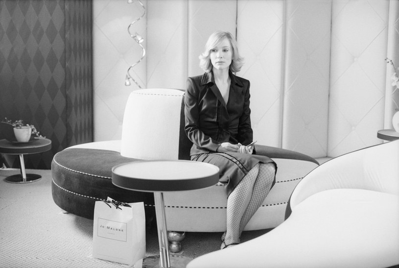 Cate Blanchett w filmie Jima Jarmuscha "Kawa i papierosy" /materiały prasowe
