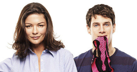 Catherine Zeta-Jones i Justin Bartha w filmie "Nowszy model" /materiały dystrybutora