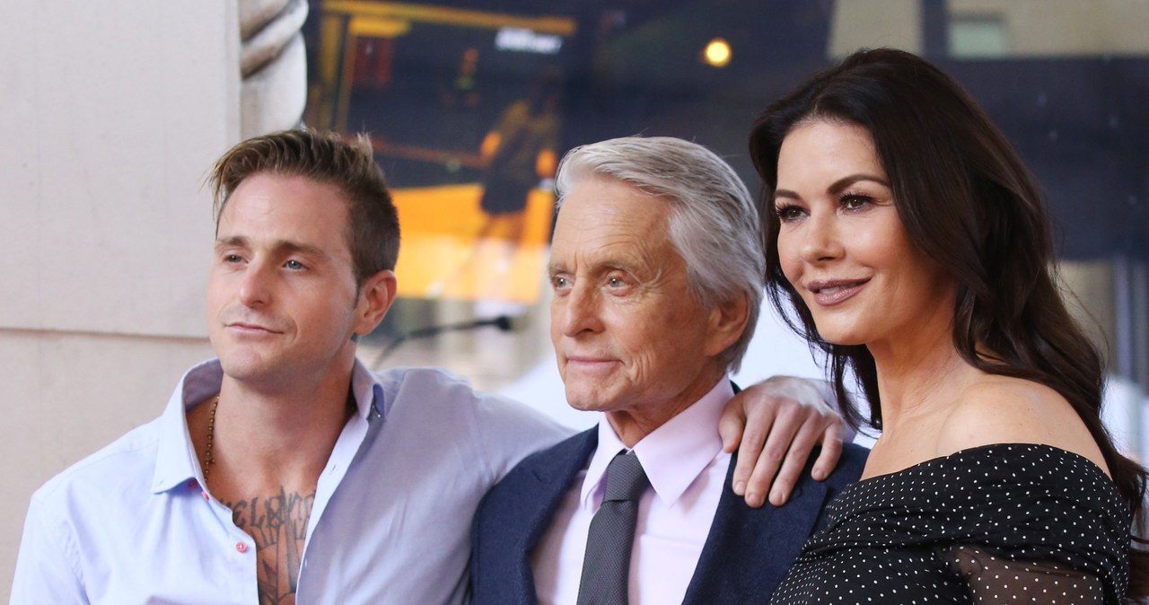 Catherine Zeta Jones, Michael Douglas i Kirk Douglas /Michael Tran/FilmMagic /Getty Images