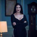 Catherine Zeta-Jones zachwyca w koronkach! Niczym Morticia Addams?