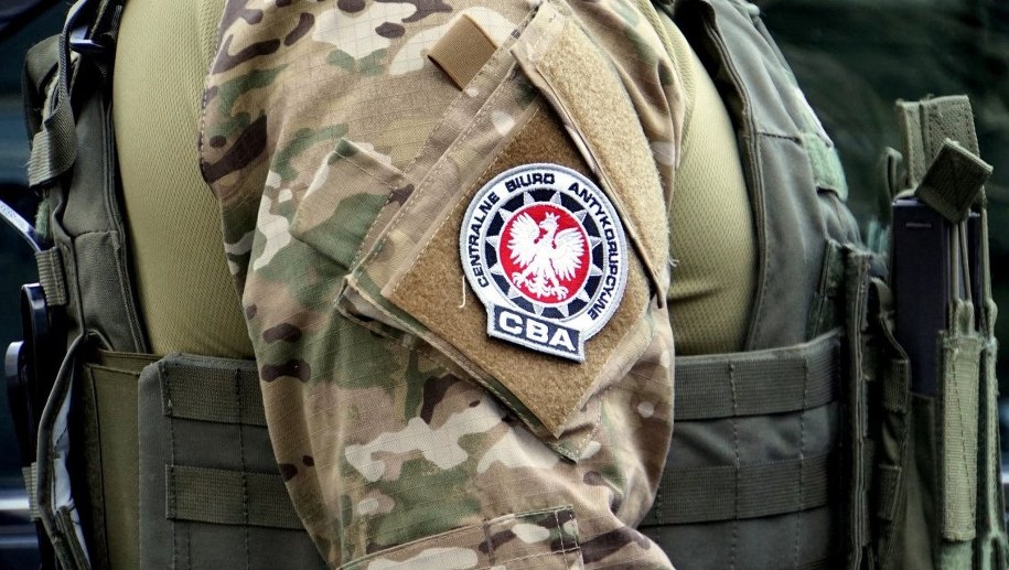 Próba gigantycznego wyłudzenia VAT-u. CBA zatrzymało 8 osób, w tym pracowników banku