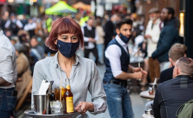 CBOS: 52 proc. Polaków nie boi się zakażenia koronawirusem