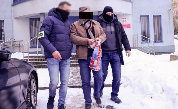 CBŚP i FBI w akcji. Sprawa dotyczy kontraktów dla NATO i rządu USA