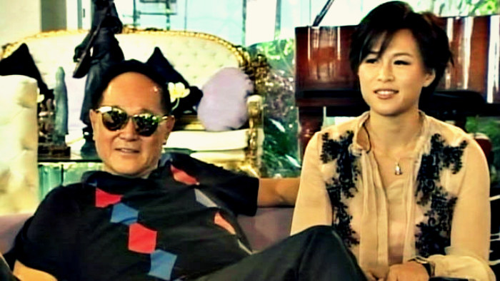 Cecil Chao Sze-tsung chce za wszelką cenę (dosłownie) znaleźć męża dla swojej córki, Gigi Chao /materiały prasowe