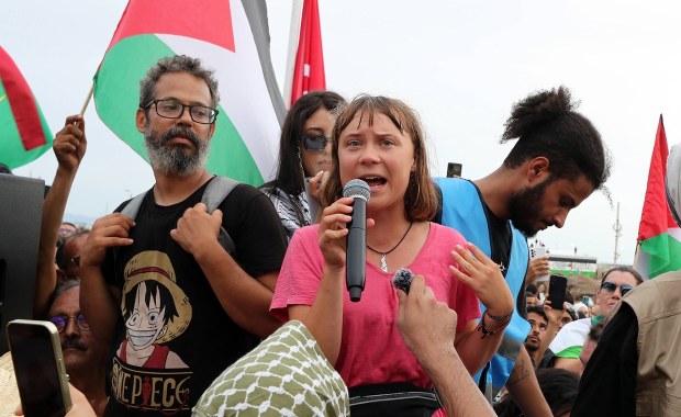 Cela z pluskwami, mało jedzenia. Greta Thunberg skarży się na Izrael