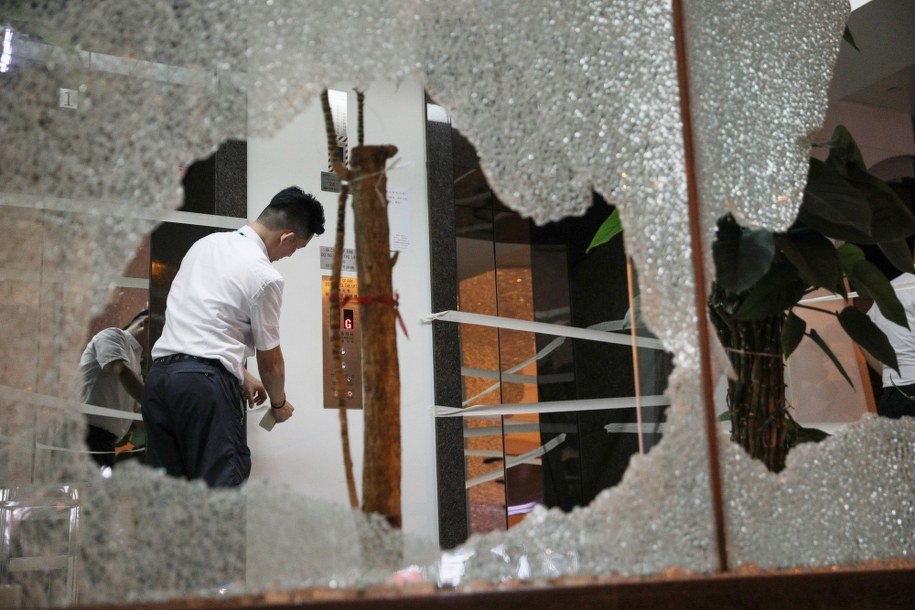 Celem ataku stała się redakcja agencji Xinhua /JEROME FAVRE /PAP/EPA