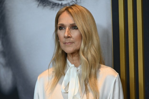 Celine Dion oblana litrami napoju w telewizyjnym klipie /Rex Features /East News