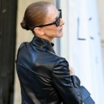 dodatki Celine Dion podbija Paryż w skórzanym komplecie. Stylizacja robi wrażenie