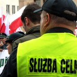 Celnicy protestują w Warszawie. "Minister finansów hamulcem dobrej zmiany"