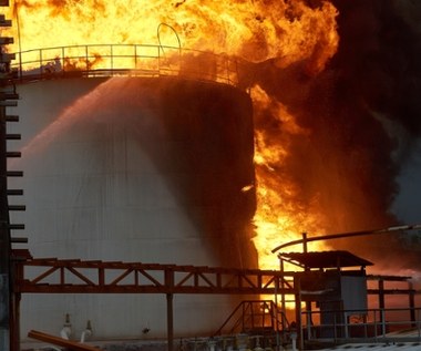 Celny atak w ważną, rosyjską bazę paliw. Olbrzymie płomienie na nagraniu