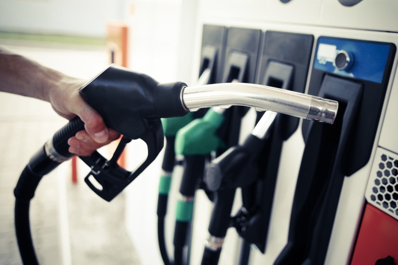 Cena gazu na stacjach benzynowych spadła do najniższego poziomu w 2023 roku /123RF/PICSEL
