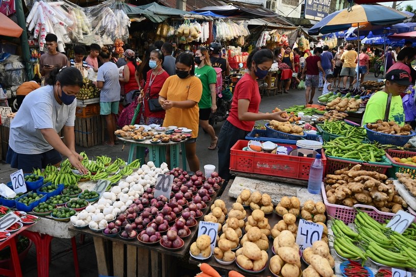 Cena kilograma cebuli na Filipinach przewyższyła minimalne dzienne wynagrodzenie /JAM STA ROSA /AFP