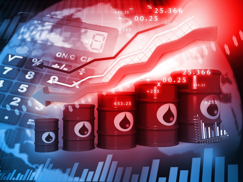 Cenę ropy wyznacza polityka. Wydobycie kosztuje wielokrotnie mniej. Zdj. ilustracyjne /123RF/PICSEL