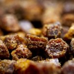 Cenniejsza od pszczelego pyłku. Regeneruje, przyspiesza metabolizm, poprawia pamięć