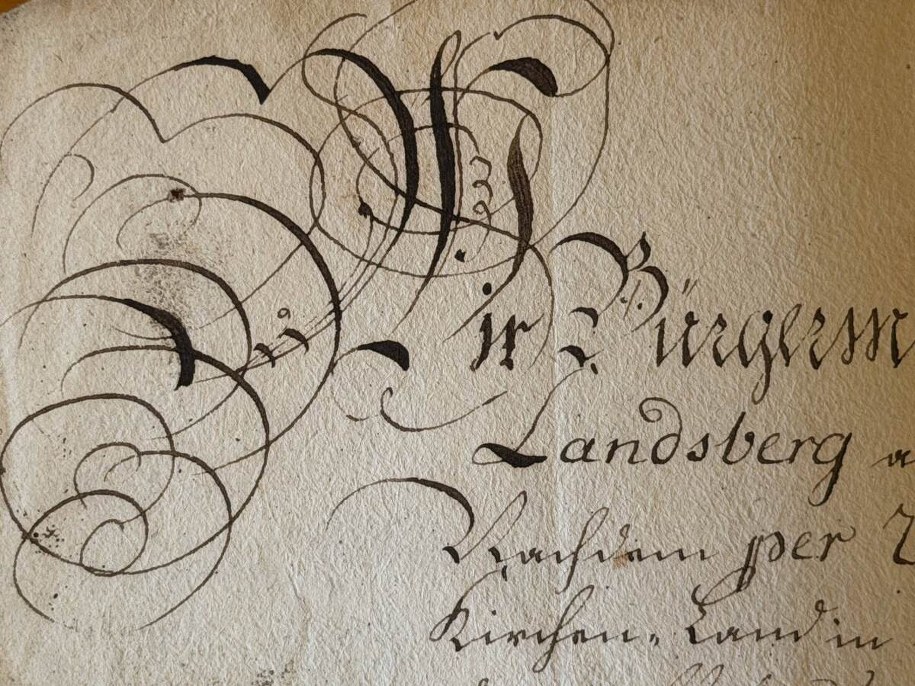 Cenny dokument z XVIII wieku odnaleziony, fot. Policja Szczecin /