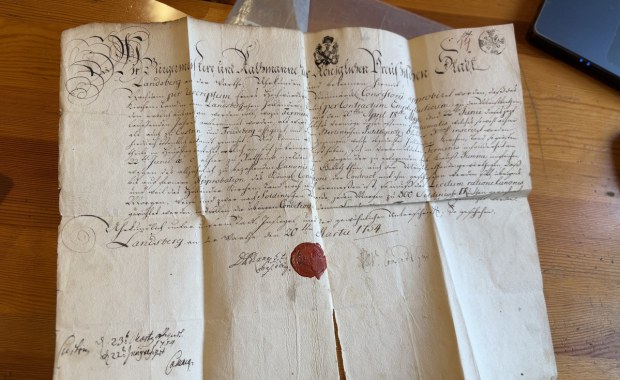 Cenny dokument z XVIII wieku odnaleziony. Miał leżeć "w lesie na śmietniku"