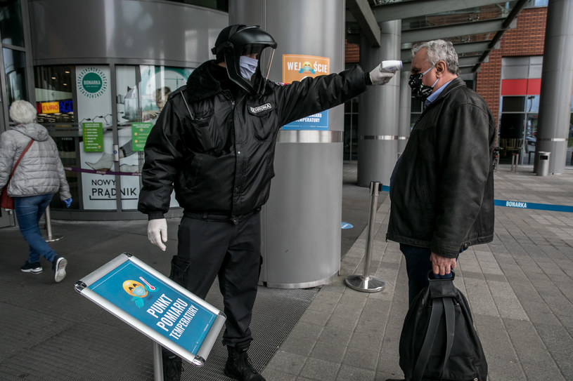 Centra handlowe powoli zapominają o koszmarze z czasów pandemii koronawirusa /Anna Kaczmarz /Getty Images