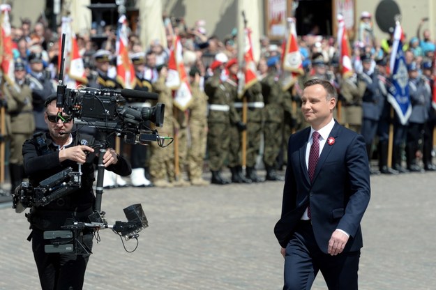 Centralne obchody Święta Narodowego 3 Maja odbyły się na Placu Zamkowym w Warszawie /Jacek Turczyk /PAP