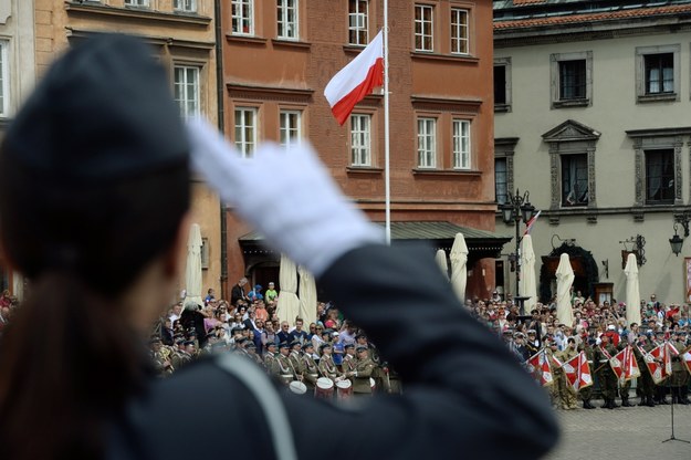 Centralne obchody Święta Narodowego 3 Maja odbyły się na Placu Zamkowym w Warszawie /Jacek Turczyk /PAP