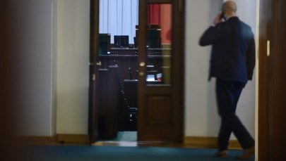 Centrum chaosu marszałka Kuchcińskiego. Nie wiadomo ani kto, ani ilu posłów liczyło głosy
