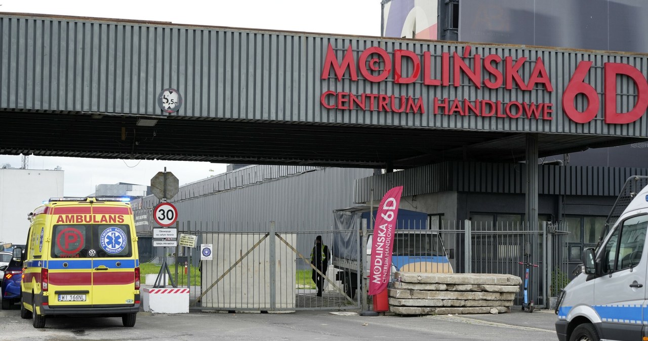Centrum Handlowe Modlińska 6D zostało zamknięte decyzją wojewódzkiego inspektora nadzoru budowlanego /Aliaksandr Valodzin/East News /East News