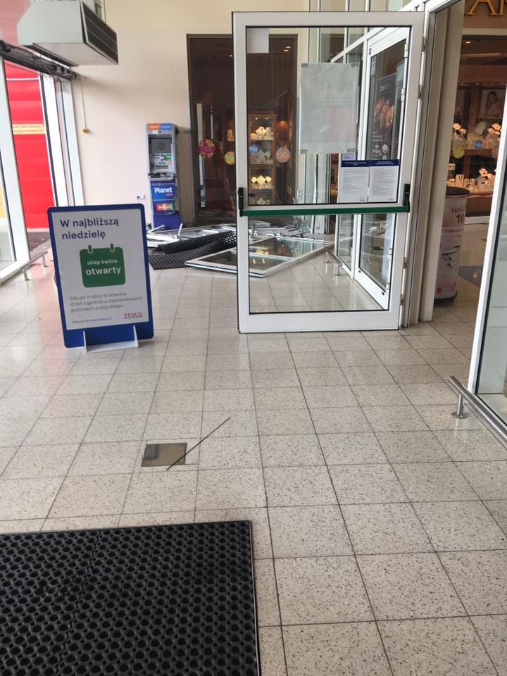 Centrum handlowe po ataku /Gorąca Linia RMF FM /Gorąca Linia RMF FM