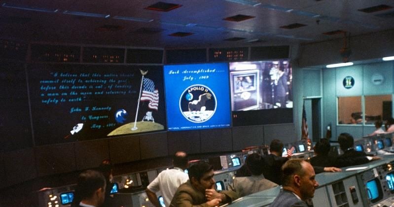 Centrum Kontroli Lotów Kosmicznych w Houston powstało w 1963 roku jako część programu Apollo /NASA