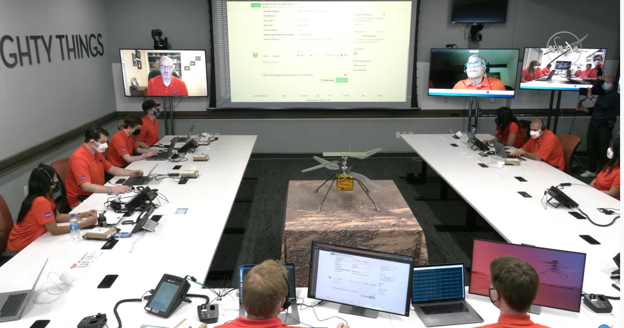 Centrum kontroli NASA odpowiedzialne za lot Ingenuity - chwilę po tym, jak otrzymano dane telemetryczne z Marsa /NASA