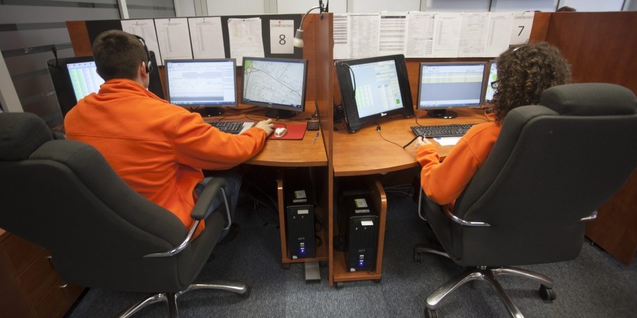 Dzwonią na 112, bo... zgubili drogę do hotelu