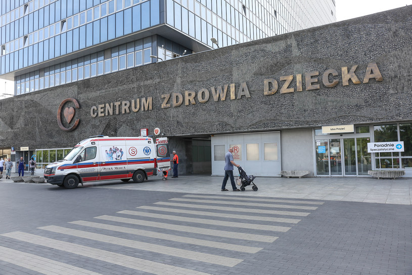 Centrum Zdrowia Dziecka: ewakuowano ok. 20 pacjentów z zalanego oddziału /Simona Supino /Agencja FORUM