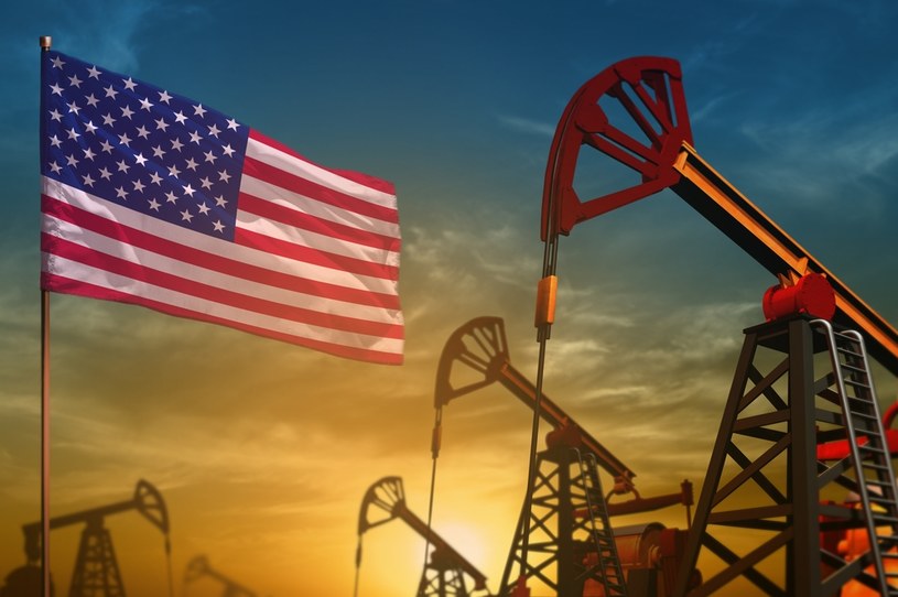 Ceny amerykańskiej ropy nadal pozostają zależne od tego, co dzieje się w innych częściach świata /123RF/PICSEL