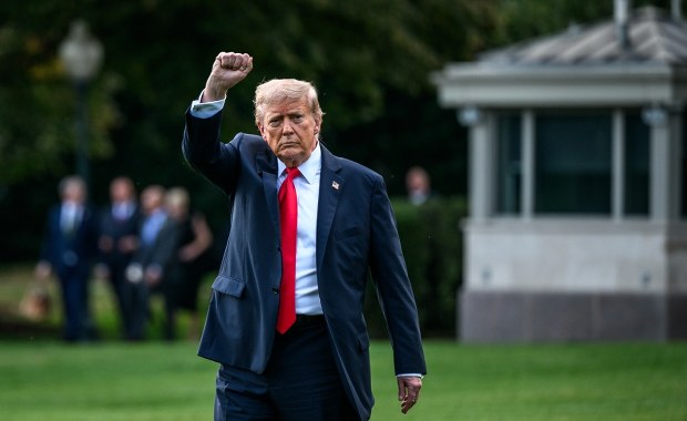 ​Ceny benzyny w górę, poparcie dla wojny z Iranem w dół. Amerykanie mają dość