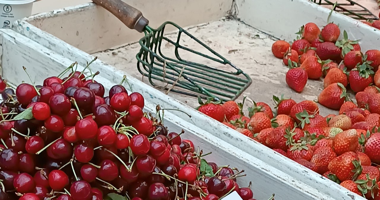 Ceny czereśni na krakowskim Kleparzu /terazgotuje.pl