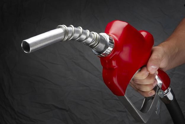 Ceny diesla i benzyny bezołowiowej w najbliższych dniach będą coraz niższe /&copy;123RF/PICSEL