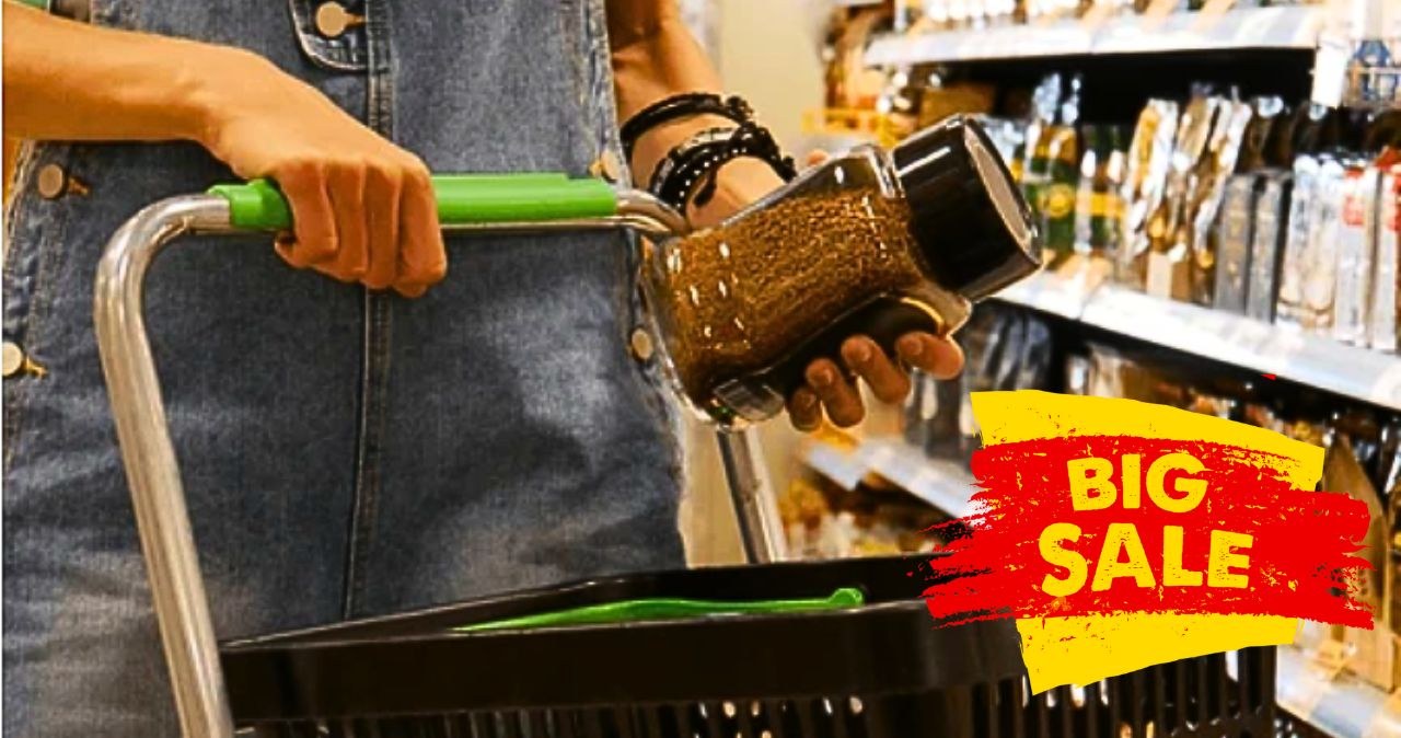 Ceny kawy lecą w dół. Te sklepy właśnie ogłosiły wielkie przeceny! /shutterstock /INTERIA.PL